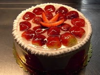 4 6 kisilik Yas Pasta Cilekli Lezzet Dengesi